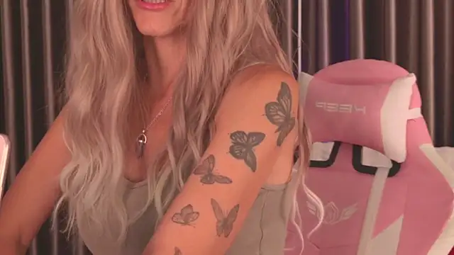 betty xoxoo online show from 04-15-26, 10:43