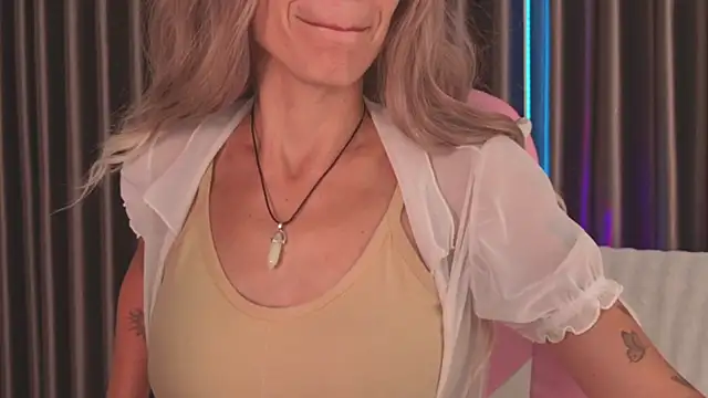 betty xoxoo online show from 04-27-26, 12:36