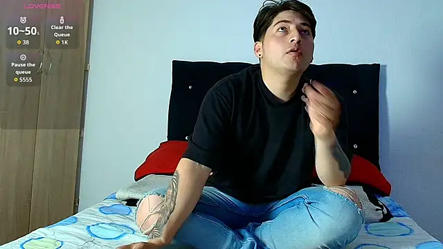 ethan  01 online show from 12-05-25, 05:44