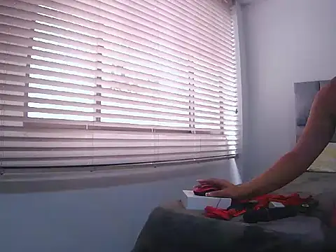 Fernanda andrew online show from 04-17-26, 03:26