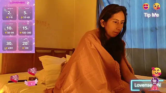 Snapshot of MoonLipsON- chatting on 02-16-26, 04:38 MoonLipsON- online show from 02-16-26, 04:38