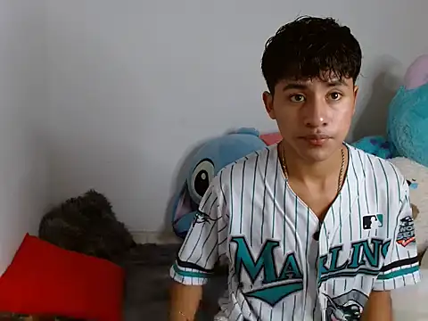 Snapshot of Sebas_Ross04 chatting on 01-05-26, 09:29 Sebas Ross04 online show from 01-05-26, 09:29