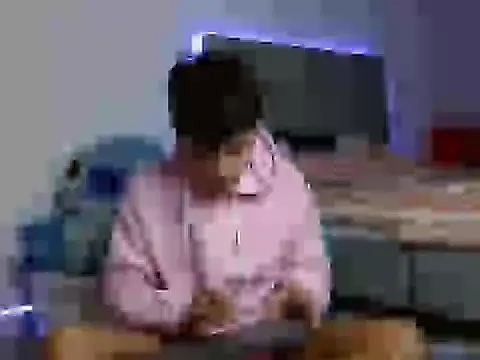 Snapshot of Sebas_Ross04 chatting on 12-14-25, 06:52 Sebas Ross04 online show from 12-14-25, 06:52