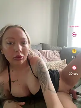 Sannababyy online show from 04-26-26, 03:42