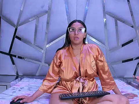 LunaaRousee online show from 01-11-26, 08:49