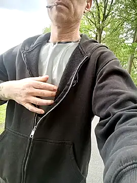 Snapshot of jefflatex45 chatting on 05-07-26, 11:24 jefflatex45 online show from 05-07-26, 11:24