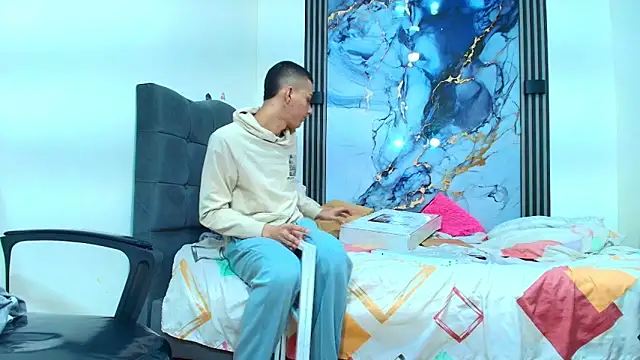 Valentina and sneider  online show from 03-09-26, 07:17