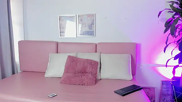 Pamela SkinnySexy online show from 01-08-26, 01:28