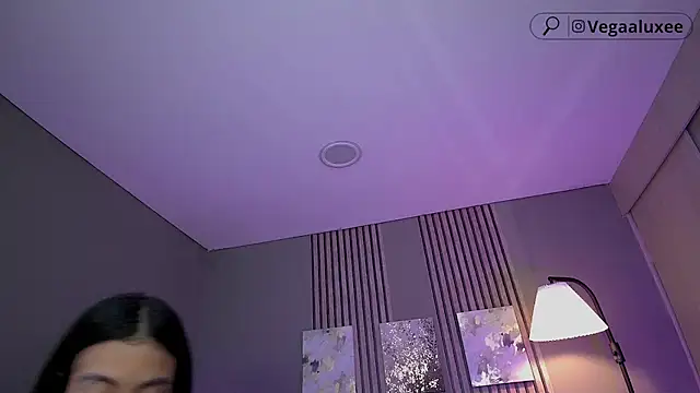 VegaLuxe online show from 04-20-26, 02:18