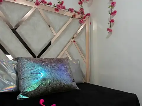 Samantha Ortiz69 online show from 12-22-25, 04:45