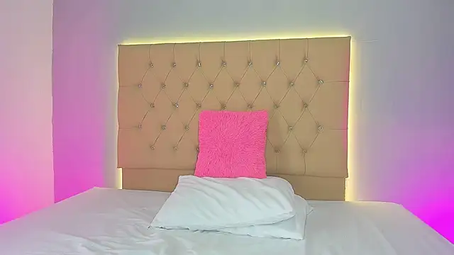 EmmaLawrence  online show from 02-04-26, 07:53