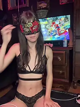 xoxosluttygirl online show from 12-16-25, 05:50