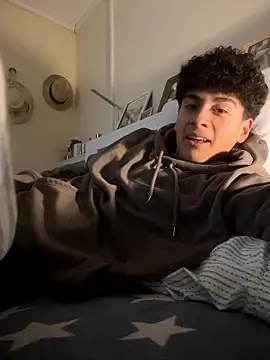 Snapshot of hungspanishtwink chatting on 01-17-26, 09:18 hungspanishtwink online show from 01-17-26, 09:18