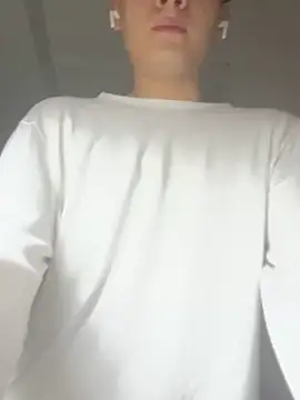 Snapshot of hungspanishtwink chatting on 02-22-26, 12:02 hungspanishtwink online show from 02-22-26, 12:02