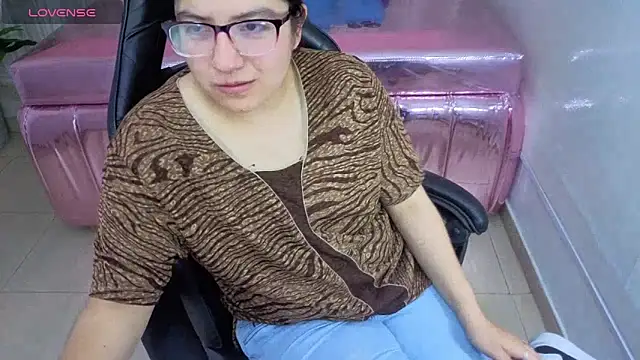 eva smit t online show from 03-24-26, 02:44