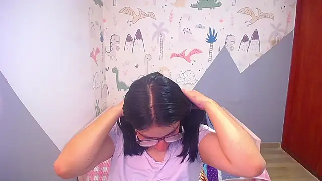 Snapshot of eva_smit_t chatting on 12-20-25, 02:36 eva smit t online show from 12-20-25, 02:36