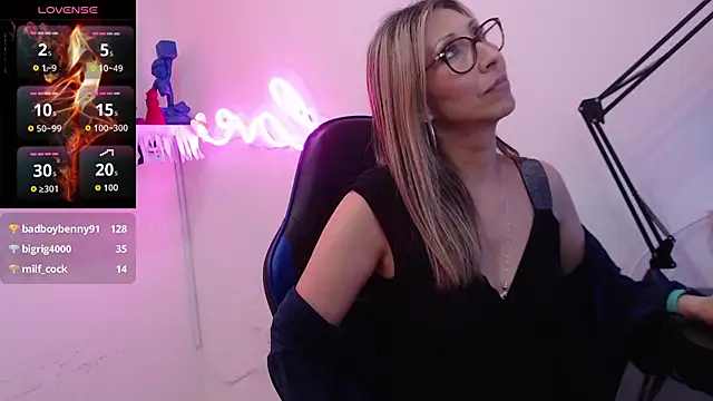 Snapshot of Scarlett_079 chatting on 01-05-26, 05:27 Scarlett 079 online show from 01-05-26, 05:27