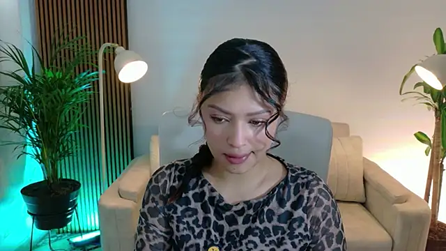 Snapshot of victoria___moon chatting on 01-06-26, 01:15 victoria moon online show from 01-06-26, 01:15