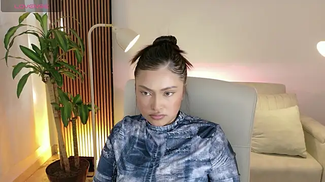 Snapshot of victoria___moon chatting on 02-27-26, 01:44 victoria moon online show from 02-27-26, 01:44