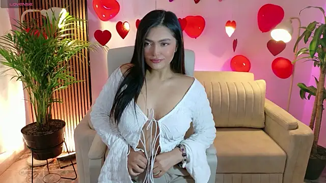 Snapshot of victoria___moon chatting on 02-14-26, 01:00 victoria moon online show from 02-14-26, 01:00