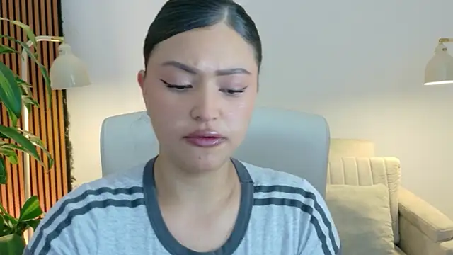 victoria   moon online show from 06-04-26, 01:49