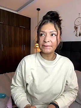 Snapshot of victoria___moon chatting on 01-16-26, 06:45 victoria moon online show from 01-16-26, 06:45