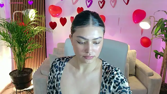 Snapshot of victoria___moon chatting on 02-17-26, 01:19 victoria moon online show from 02-17-26, 01:19