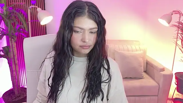 Snapshot of victoria___moon chatting on 01-13-26, 01:15 victoria moon online show from 01-13-26, 01:15