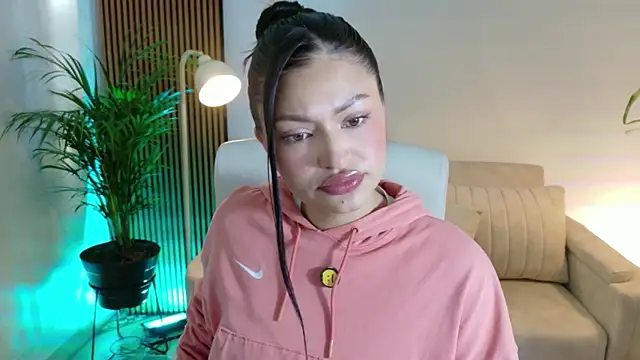 Snapshot of victoria___moon chatting on 01-07-26, 02:00 victoria moon online show from 01-07-26, 02:00