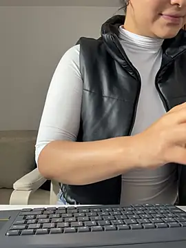 victoria   moon online show from 03-28-26, 03:35