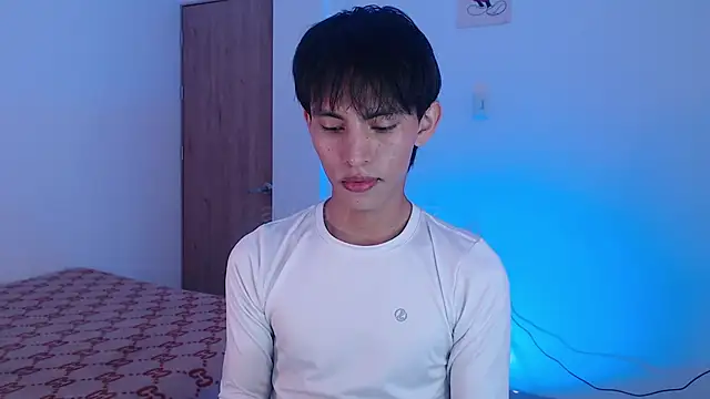 Snapshot of andrew_courtzz chatting on 05-08-26, 05:50 andrew courtzz online show from 05-08-26, 05:50