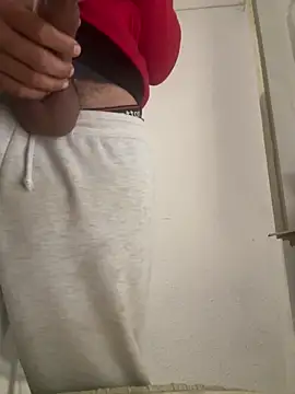 Snapshot of Mahmodkhaled21 chatting on 03-23-26, 02:50 Mahmodkhaled21 online show from 03-23-26, 02:50