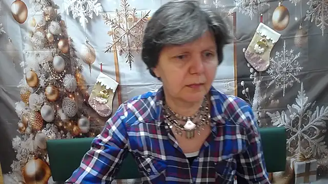 LunaDobra online show from 12-17-25, 12:10