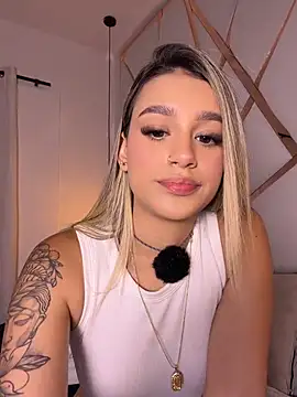 Sophie-velvet online show from 06-26-26, 07:52