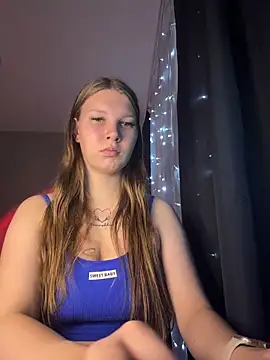 nelli lux  online show from 12-15-25, 04:29