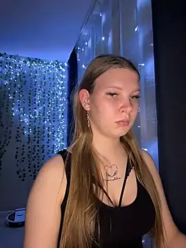 nelli lux  online show from 01-12-26, 06:36