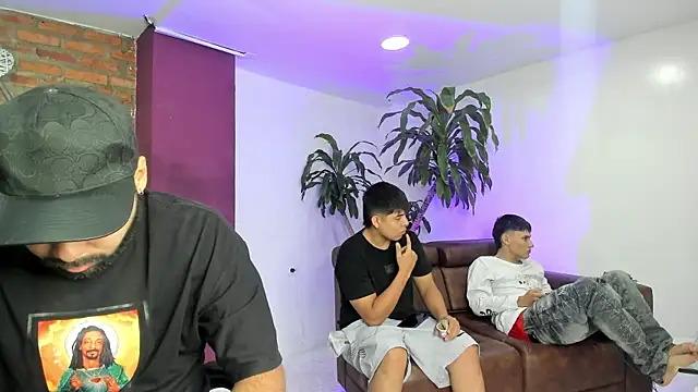 HotThreesoome online show from 12-15-25, 01:17