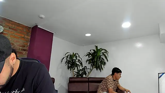 HotThreesoome online show from 12-05-25, 01:32