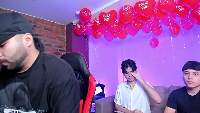 HotThreesoome online show from 02-17-26, 12:13