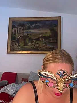  DaLiDa  online show from 12-13-25, 08:04