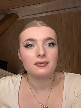 MilaLuxe online show from 12-15-25, 07:09