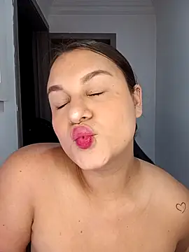 Valeriaa 21 online show from 03-18-26, 12:47