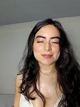 Snapshot of saasha_Petit chatting on 02-24-26, 11:11 saasha Petit online show from 02-24-26, 11:11