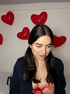 Snapshot of saasha_Petit chatting on 02-15-26, 10:58 saasha Petit online show from 02-15-26, 10:58