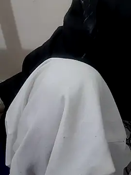 Snapshot of Riya_rani8 chatting on 01-10-26, 03:40 Riya rani8 online show from 01-10-26, 03:40