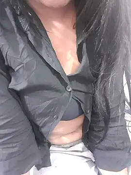 Snapshot of Riya_rani8 chatting on 01-05-26, 05:38 Riya rani8 online show from 01-05-26, 05:38