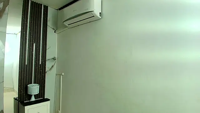 AprillRoss online show from 12-22-25, 11:54