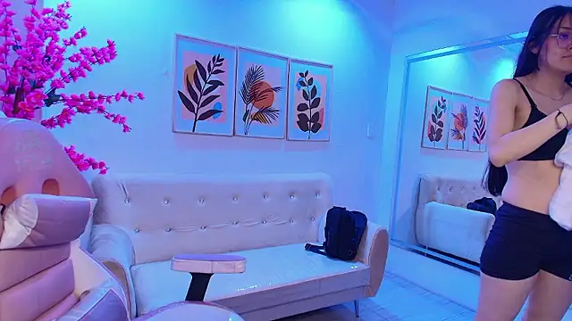 Snapshot of Dulce_violeta_ chatting on 01-14-26, 11:14 Dulce violeta online show from 01-14-26, 11:14