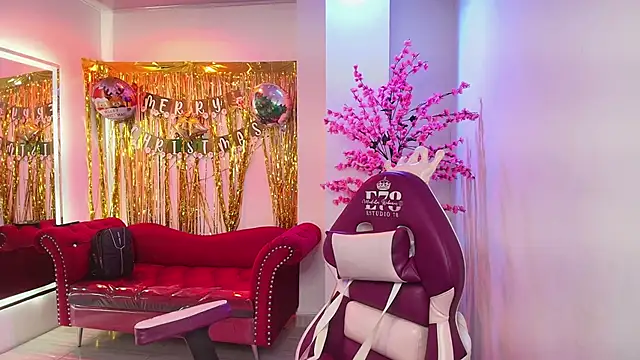 Snapshot of Dulce_violeta_ chatting on 12-19-25, 11:01 Dulce violeta online show from 12-19-25, 11:01