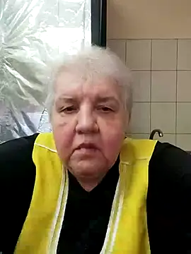 Snapshot of HapinessLovee chatting on 12-17-25, 12:43 HapinessLovee online show from 12-17-25, 12:43